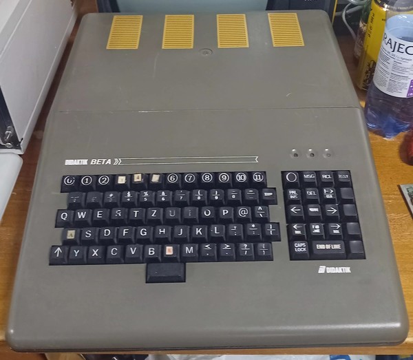 Didaktik Beta (Počítač byl vyráběn od 1989 v Didaktik Skalica.)